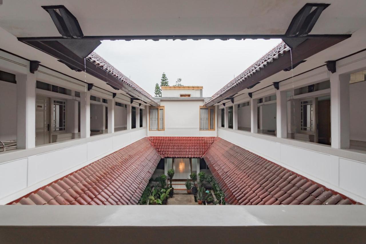 Koolkost Near Bandung Station Hotel Ngoại thất bức ảnh