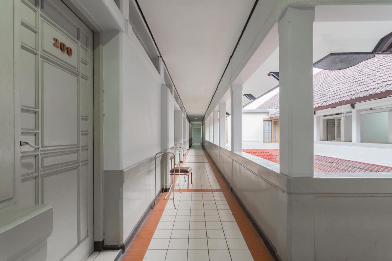 Koolkost Near Bandung Station Hotel Ngoại thất bức ảnh