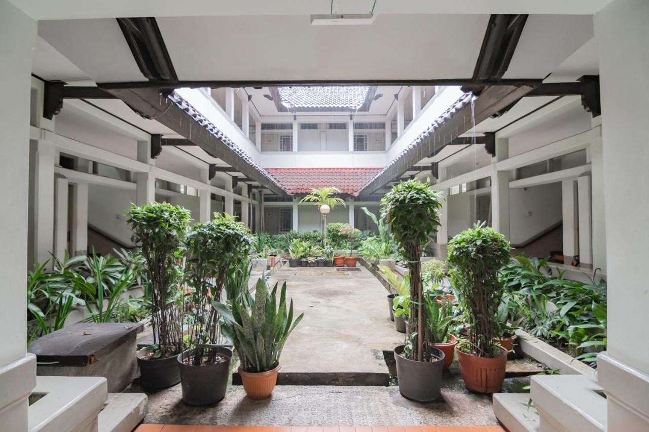 Koolkost Near Bandung Station Hotel Ngoại thất bức ảnh