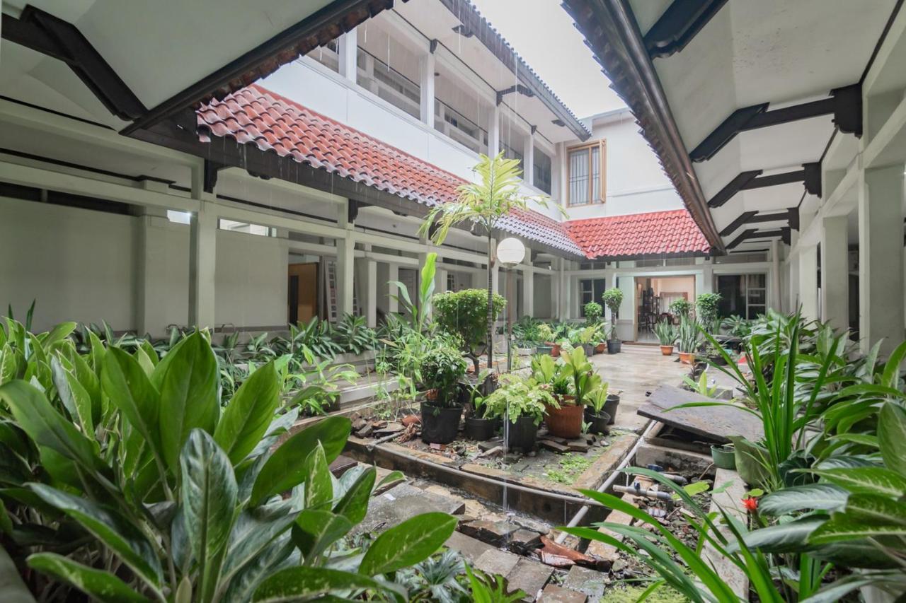 Koolkost Near Bandung Station Hotel Ngoại thất bức ảnh